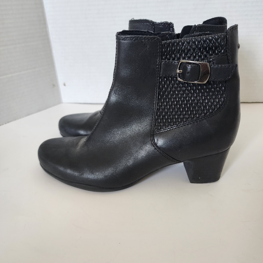 Clarks Artisan Women's Rosalyn Lara Black Leather Ankle  Boots Bootie Size 6.5